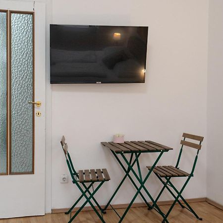 Budget City Stay - Near Wiener Stadthalle Ideal For Longstays Zewnętrze zdjęcie