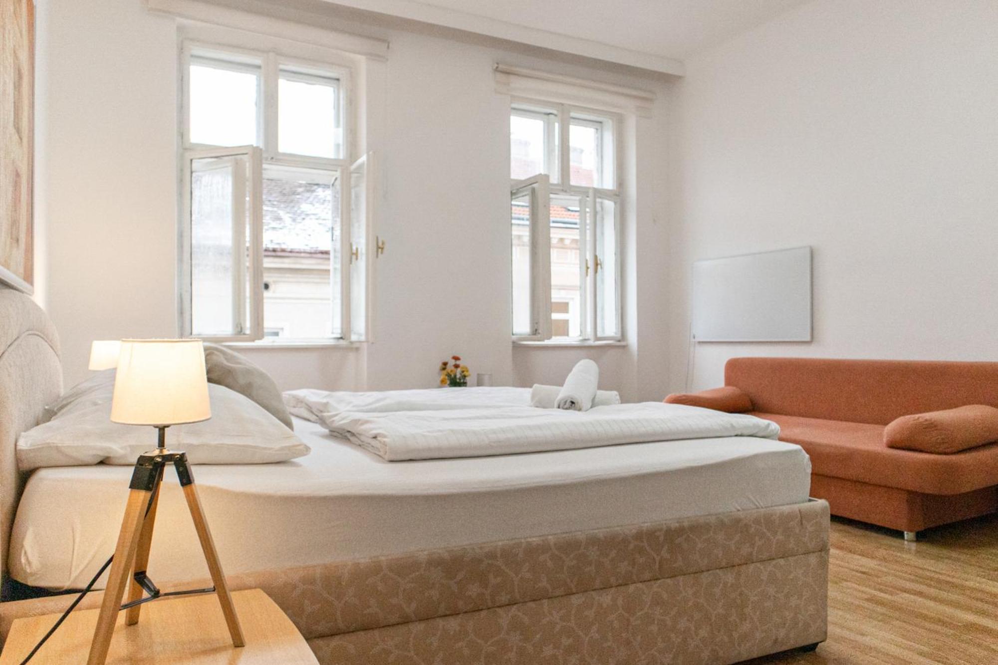 Budget City Stay - Near Wiener Stadthalle Ideal For Longstays Zewnętrze zdjęcie